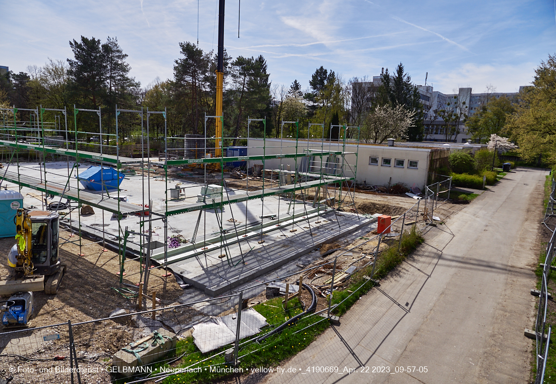 22.04.2023 - Luft- und Ebenenfotos vom Haus für Kinder in der Quiddestraße in Neuperlach